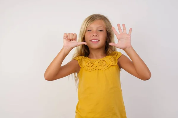 Caucasian Girl Showing Pointing Fingers Number Six While Smiling Confident — Stock Photo, Image