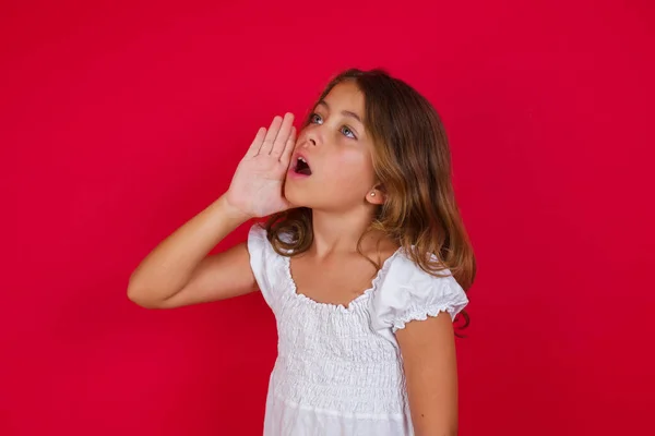 Little Caucasian Girl Shouting Screaming Loud Side Hand Mouth Communication — Stock Photo, Image