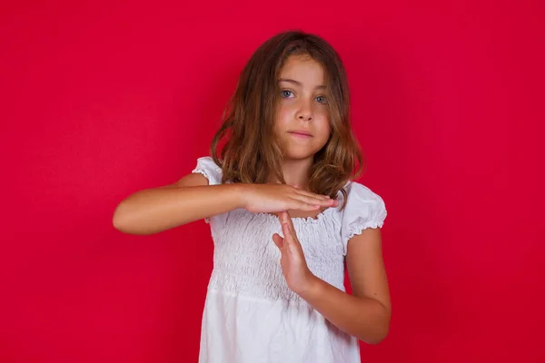 Menina Caucasiana Ficando Chateado Mostrando Gesto Tempo Limite — Fotografia de Stock