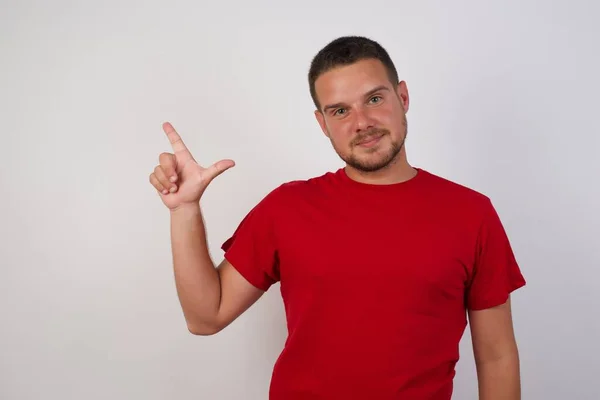 Man Wijzen Met Vingers Twee — Stockfoto