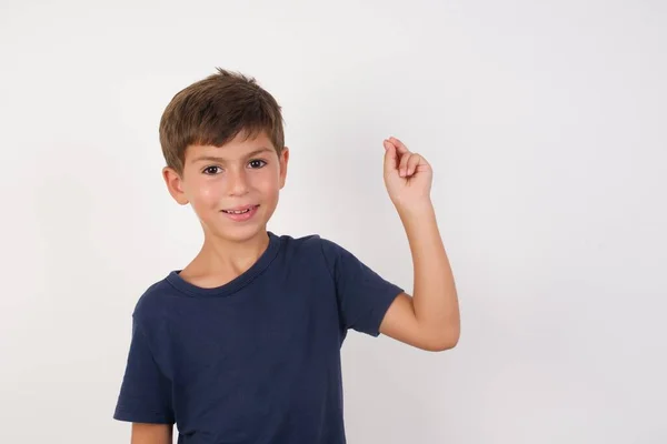 Mooie Jongen Draagt Casual Shirt Staan Geïsoleerde Witte Achtergrond Wijzend — Stockfoto