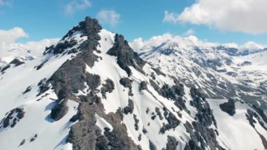 Hava: yakın uçan yüksek dağ tepe karlı dağ silsilesi, Mont Cenis, Fransa İtalya sınır ortaya çıkarır.