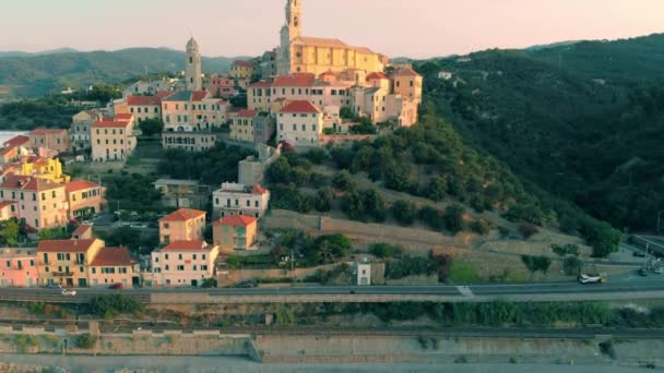 Aérea Volando Alrededor Cervo Ciudad Medieval Costa Mediterránea Liguria Riviera — Vídeos de Stock
