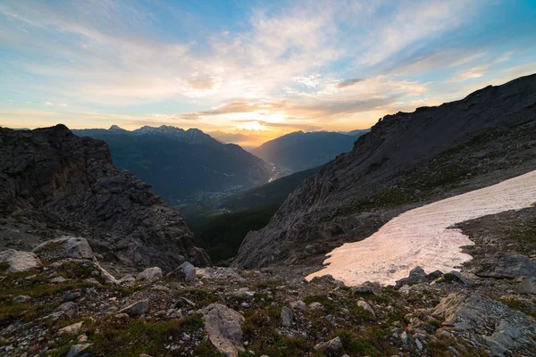 Alpen Bij Zonsopgang Kleurrijke Lucht Majestueuze Toppen Dramatische Valleien Rocky — Stockfoto