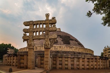 Sanchi Stupa, bina, antik Budist din gizem, taş oyma. Seyahat hedef Madhya Pradesh, Hindistan. 