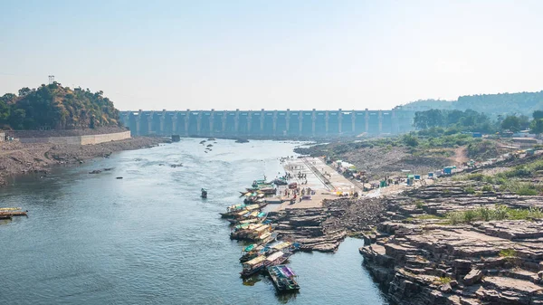 Omkareshwar Cityscape India Sacred Hindu Temple Holy Narmada River Boats — Stock Photo, Image