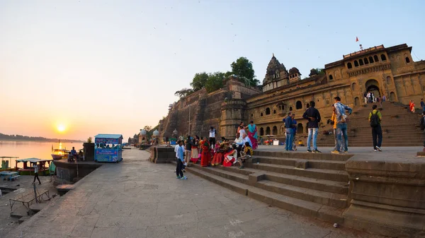 Maheshwar India November 2017 Indiase Toeristische Wandelen Naar Paleis Gate — Stockfoto