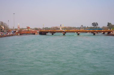 Harid, Hindistan - 20 Mart 2017: Kutsal ghats ve tapınaklar, Harid, Hindistan, kutsal şehir Hindu din için. Dua ve Ganj Nehri banyo hacılar.