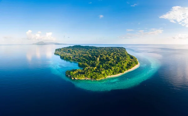 Vista Aerea Spiaggia Tropicale Isola Barriera Corallina Mare Caraibico Indonesia — Foto Stock