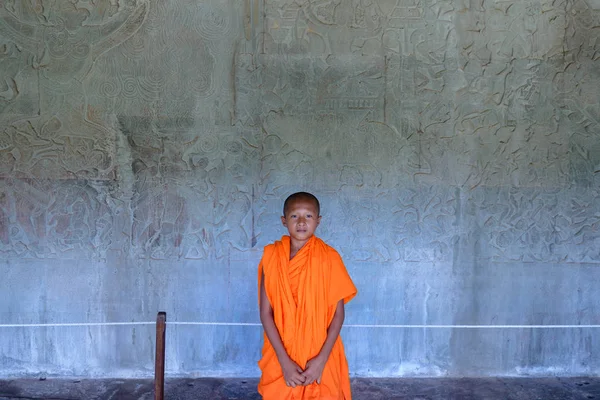 Angkorban Kambodzsa December 2018 Fiatal Buddhista Szerzetes Portré Angkor Wat — Stock Fotó