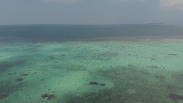 Aerial Latanie Nad Pustynia Plaża Biała Plaża Tropikalna Karaiby Turkusowe — Wideo stockowe