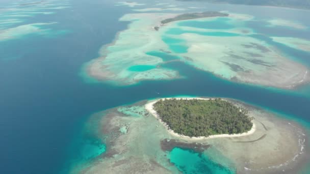 Aerea Sorvolando Isole Desertiche Barriera Corallina Tropicale Mare Caraibico Turchese — Video Stock