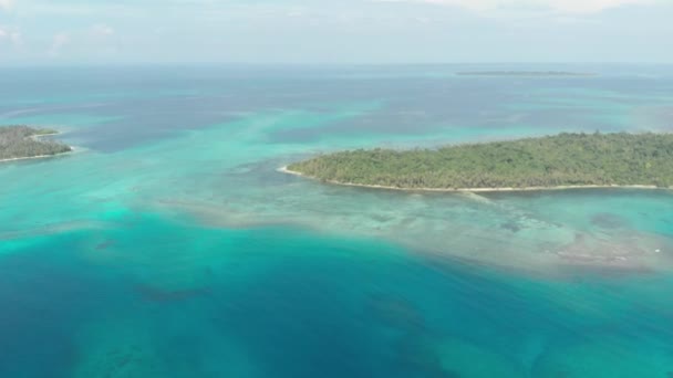 Aérea Volando Sobre Islas Desérticas Arrecife Coral Mar Tropical Caribeño — Vídeo de stock