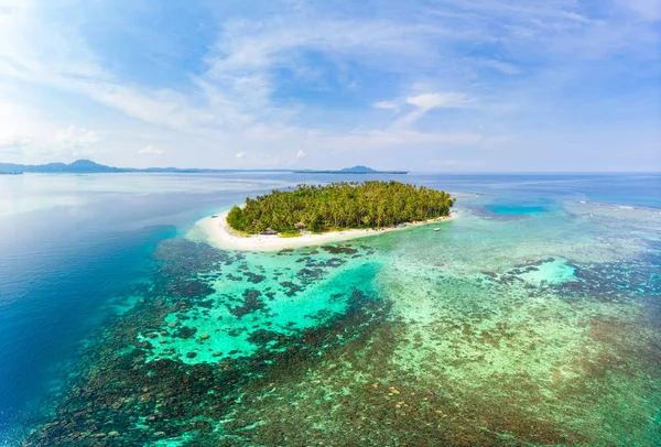 Aerial view Banyak Islands Sumatra tropical archipelago Indonesia, Aceh, coral reef white sand beach. Top travel tourist destination, best diving snorkeling. — Stock Photo, Image