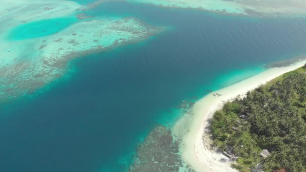 Luchtfoto Vliegen Tropisch Eiland Wit Strand Caribische Zee Turquoise Water — Stockvideo