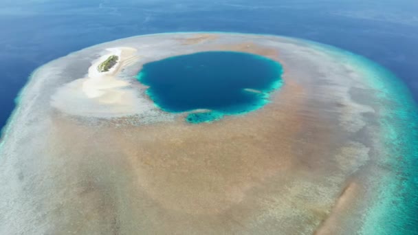 Aerial Flying Idyllic Atoll Scenic Travel Destination Wakatobi National Park — Stock Video