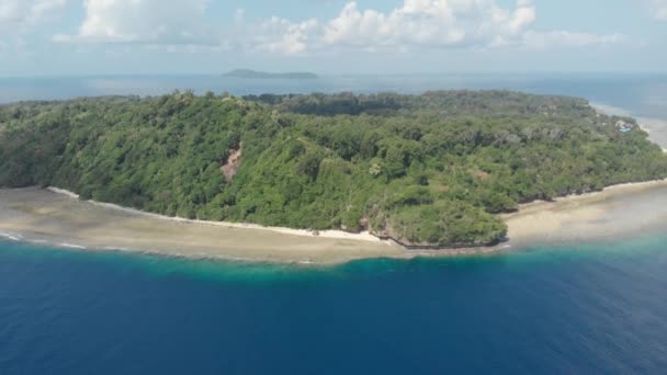 Aéreo Sobrevoando Ilha Tropical Recife Coral Praia Areia Ilhas Banda — Vídeo de Stock