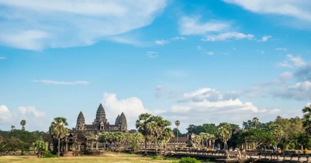 Angkor Kamboja Sekitar Tahun 2018 Kelompok Turis Melintasi Waktu Mengunjungi — Stok Video