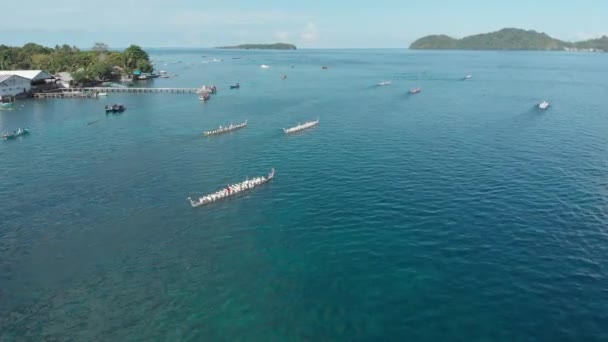 Aérea Kora Kora Tradicional Carrera Anual Canoa Bandaneira Hermoso Mar — Vídeos de Stock