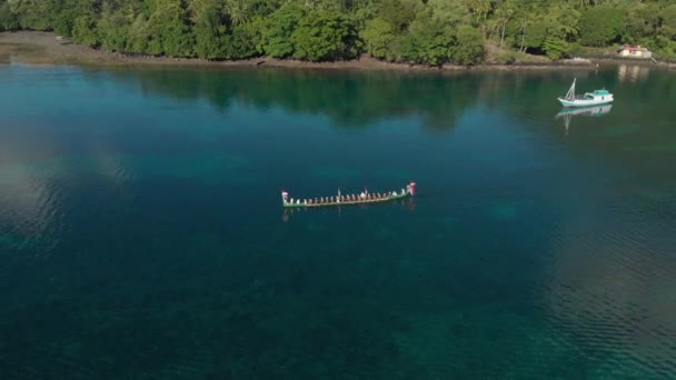 Aérea Kora Kora Tradicional Carrera Anual Canoa Bandaneira Hermoso Mar — Vídeos de Stock