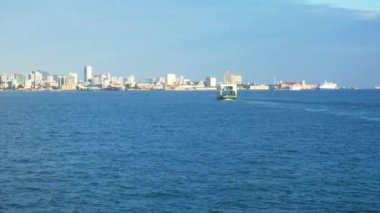 Denizden Penang silueti Georgetown, Malezya, Güney Doğu Asya ünlü tropikal ada ve seyahat hedef