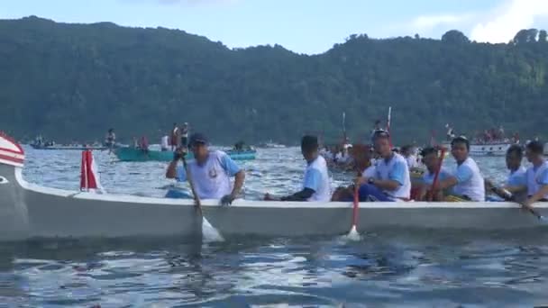 バンダネイラ インドネシア 約11月 2018 バンダネイラのコラコラ伝統的なカヌーレース バンダネ諸島の美しい海で村のボート間の毎年の競争 マルク インドネシア — ストック動画