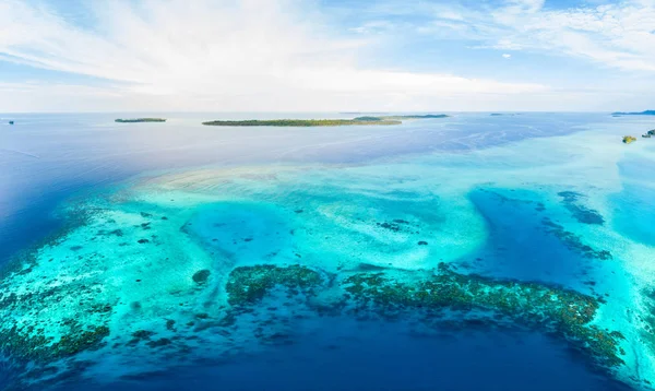 Aerial view Banyak Islands Sumatra tropical archipelago Indonesia, Aceh, coral reef white sand beach. Top travel tourist destination, best diving snorkeling. — Stock Photo, Image