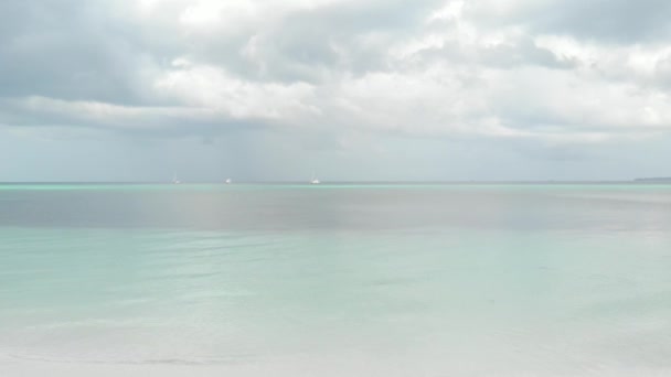 Letecká Anténa Létání Tropické Pláži Korálového Útesu Tyrkysové Vodní Zeleně — Stock video