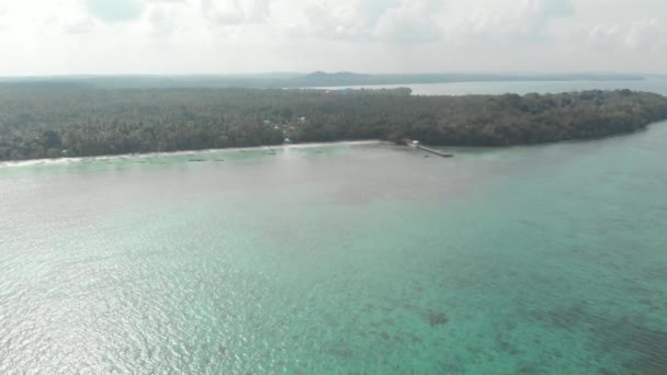 Aerial Uncontaminated Coastline Tropical Beach Caribbean Sea Pasir Panjang Kei — Stock Video