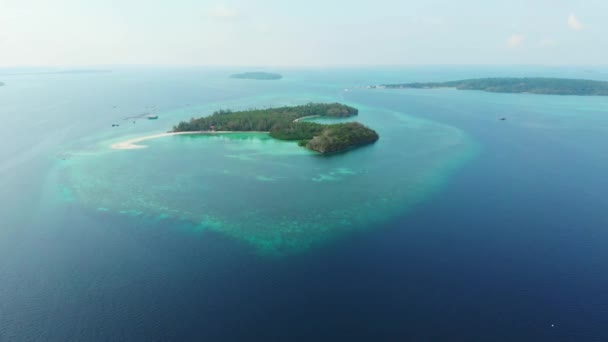 Luchtfoto Ongerepte Kustlijn Tropisch Strand Caribische Zee Koraalrif Atol Kei — Stockvideo