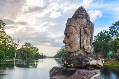 Taş Bayon, Angkor Thom Tapınak, seçici odak günbatımı ışık dönük. Budizm meditasyon kavramı, dünya ünlü seyahat hedef, Kamboçya Turizm.