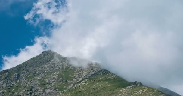 Zaman Atlamalı Alpler Deki Dağ Sırtları Zirveler Üzerinde Bulutlar Hareket — Stok video