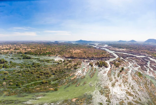 Luchtfoto-panoramische 4000 eilanden Mekong rivier in Laos, Li Phi watervallen, beroemde reizen bestemming backpacker in Zuidoost-Azië — Stockfoto