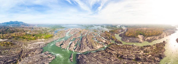 Letecké panoramatické 4000 ostrovů řeky Mekong v Laosu, Li Phi vodopády, slavný cestovní cíl batohem v jihovýchodní Asii — Stock fotografie