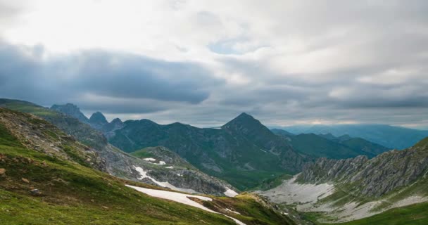 Zaman Atlaması Dağların Tepelerinde Hareket Eden Bulutlar Alpler Yaklaşan Fırtına — Stok video