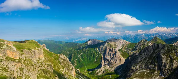 Paesaggio Montano Sulle Alpi Montagne Rocciose Alta Quota Cielo Lunatico — Foto Stock