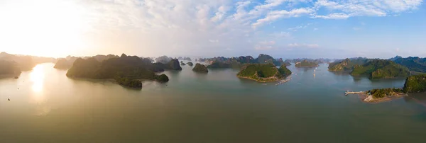 Vista Aérea Ilha Long Bay Cat Ilhas Pedra Calcária Únicas — Fotografia de Stock