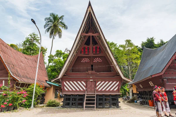 Tobasee Indonesien Februar 2019 Batak Traditionelle Häuser Einer Reihe Ambarita — Stockfoto