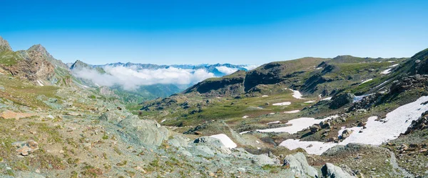 Berglandschaft Den Alpen Felsige Berge Luftiger Höhe Stimmungsvolle Himmelgrüne Täler — Stockfoto