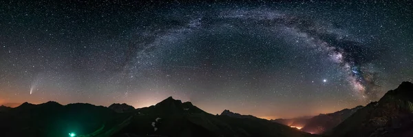Дуга Молочного Шляху Зірки Нічному Небі Над Альпами Видатна Комета — стокове фото