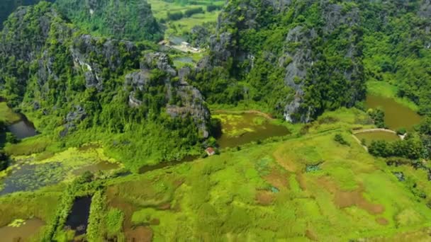 Aéreo Paisagem Cárstica Vietnã Norte Pôr Sol Vista Drone Região — Vídeo de Stock