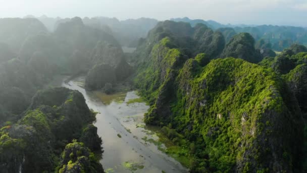 Luchtfoto Noord Vietnam Karst Landschap Bij Zonsondergang Drone Uitzicht Ninh — Stockvideo