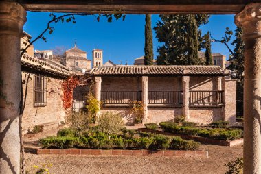 Bahçe Toledo İspanya ile Ortaçağ ev