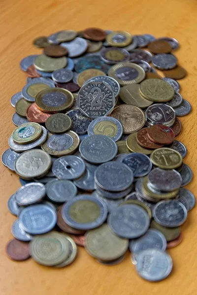 Μείγμα Από Παλιά Νομίσματα Και Νόμιμα Από Διάφορες Χώρες — Φωτογραφία Αρχείου