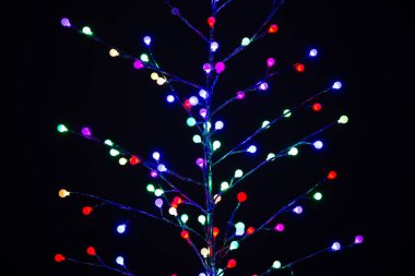 Noel ağacı renkli ampuller ile yapılan