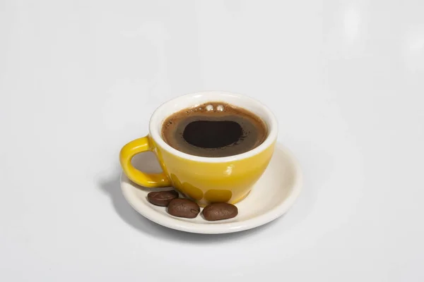 Czarna Kawa Filiżance Małej Żółty — Zdjęcie stockowe