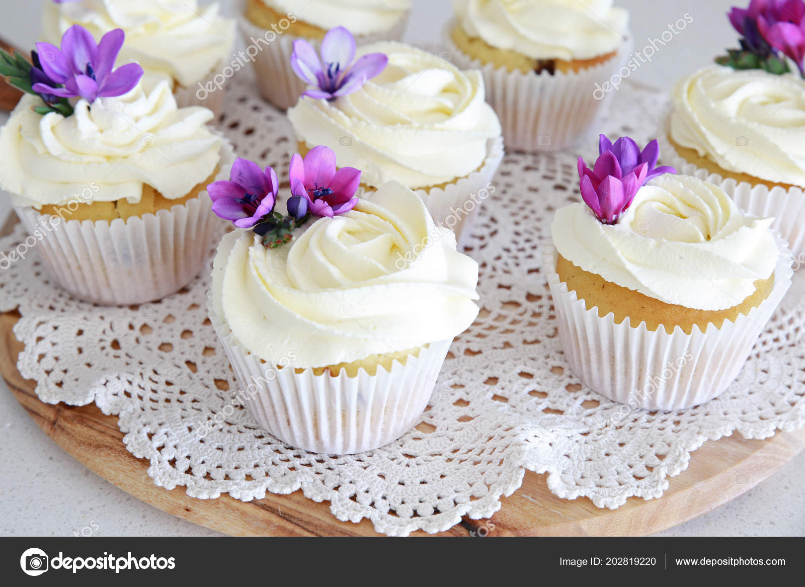 Frosting Vanilla Cupcakes Purple Edible Flowers Stock Photo By pink-purple-cupcakes-cupcake-cake-designs-cupcake-recipes-fancy