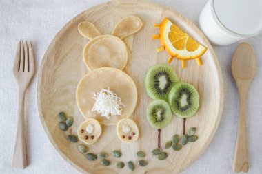 Bunny gözleme kahvaltısı, çocuklar için eğlenceli Gıda Sanat