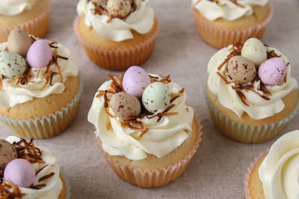 Homemade Easter Eggs Cupcakes Rustic Background — Stock Photo, Image