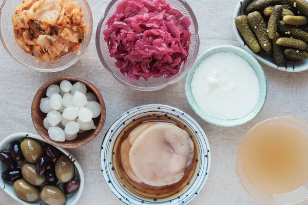 Különböző Erjesztett Probiotikus Élelmiszerek Könnyű Háttér — Stock Fotó